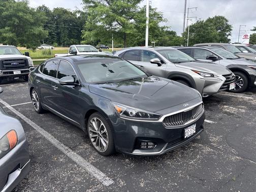 2017 Kia Cadenza Technology