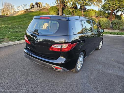 2015 Mazda Mazda5 Sport