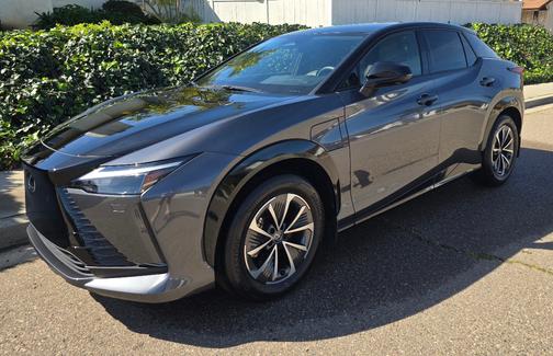2023 Lexus RZ 450e Premium AWD w/18" Wheels