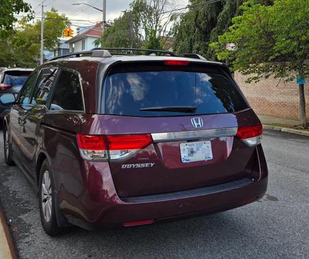 Red 2015 Honda Odyssey EX-L