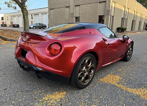 2017 Alfa Romeo 4C Base