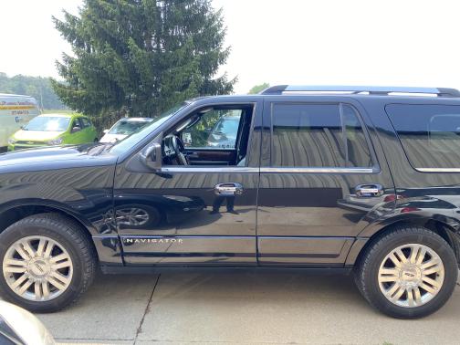 2012 Lincoln Navigator Base