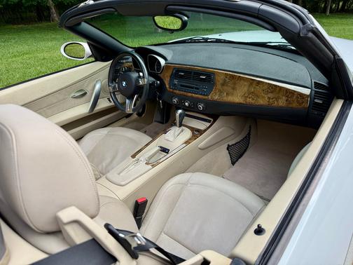 White 2007 BMW Z4 3.0i Roadster
