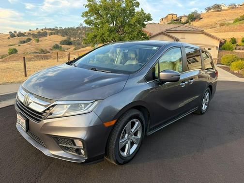 Green 2018 Honda Odyssey EX-L