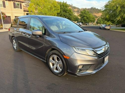 Green 2018 Honda Odyssey EX-L