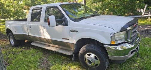 White 2003 Ford F-350 Lariat Crew Cab Super Duty DRW