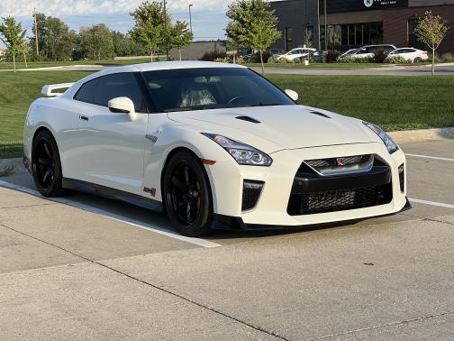 2020 Nissan GT-R Premium