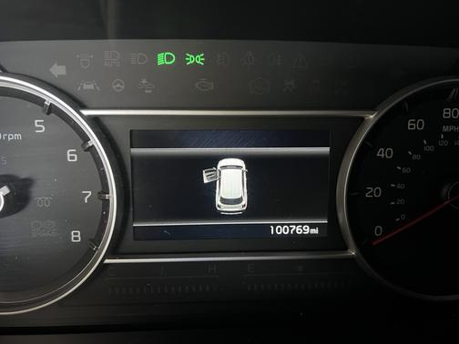 Green 2022 Kia Sorento X-Line EX