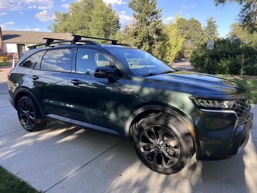 Green 2022 Kia Sorento X-Line EX