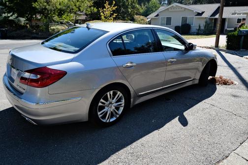 Silver 2012 Hyundai Genesis 4.6