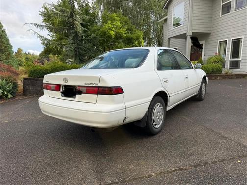 White 1997 Toyota Camry LE