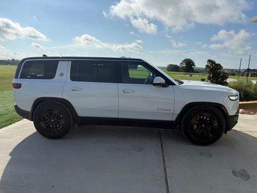 White 2024 Rivian R1S Adventure Quad-Motor Large Package