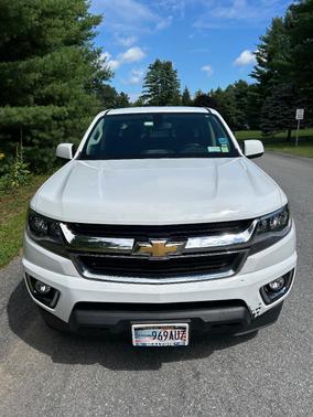 White 2017 Chevrolet Colorado LT