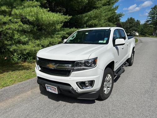 White 2017 Chevrolet Colorado LT