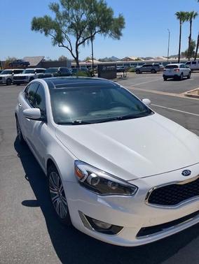 White 2016 Kia Cadenza Premium