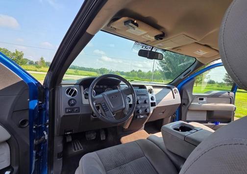 Blue 2009 Ford F-150 XLT SuperCab