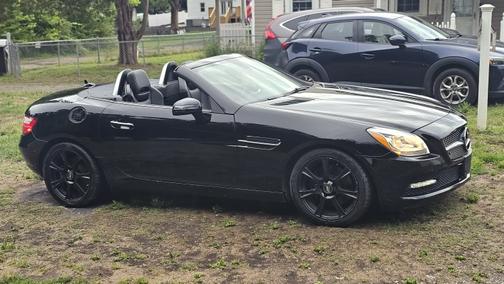 Black 2016 Mercedes-Benz SLK-Class SLK 300