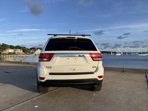 White 2011 Jeep Grand Cherokee Laredo
