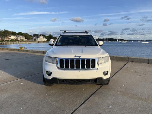 White 2011 Jeep Grand Cherokee Laredo
