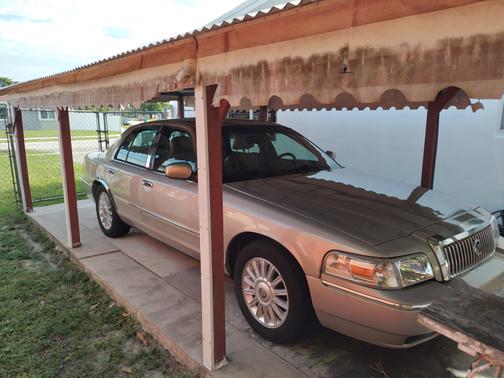 2009 Mercury Grand Marquis LS