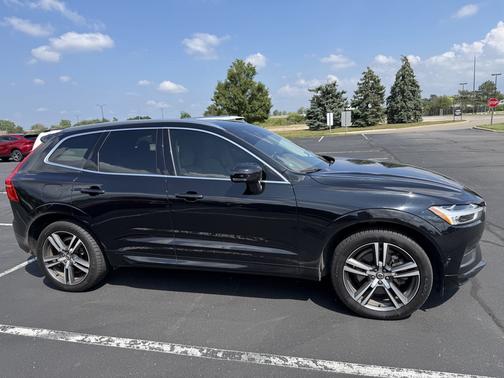 2019 Volvo XC60 T6 Momentum