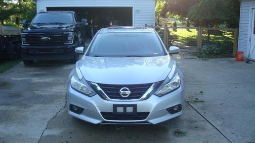 Silver 2016 Nissan Altima 2.5 SL