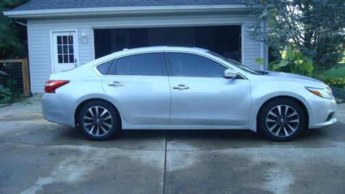 Silver 2016 Nissan Altima 2.5 SL