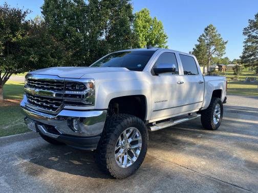 Photo 3 of 17 of 2018 Chevrolet Silverado 1500 1LZ
