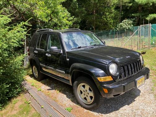 Black 2007 Jeep Liberty Sport