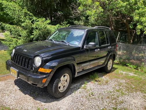 Black 2007 Jeep Liberty Sport