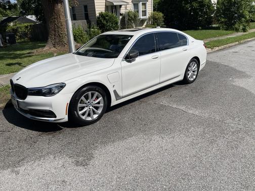 White 2018 BMW 740e xDrive iPerformance