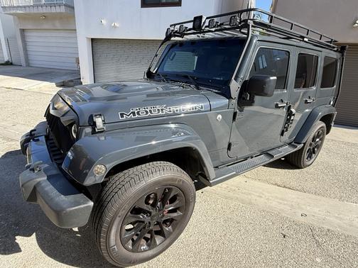 Gray 2017 Jeep Wrangler Unlimited Sahara