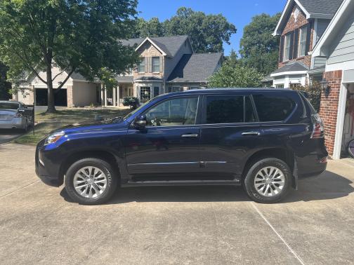 Photo 1 of 9 of 2018 Lexus GX 460 Base