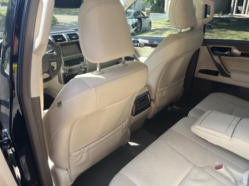 Photo 2 of 9 of 2018 Lexus GX 460 Base