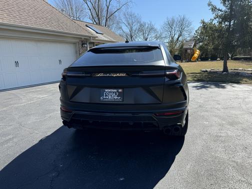 2021 Lamborghini Urus Base