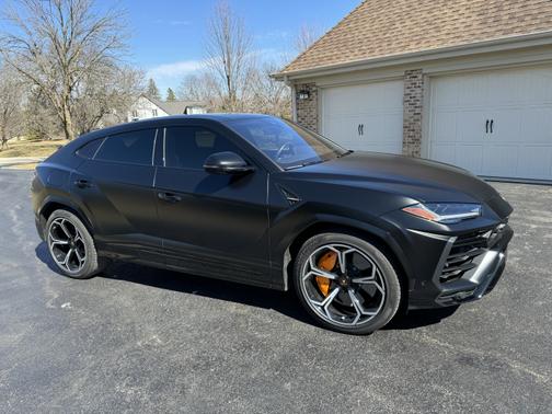 2021 Lamborghini Urus Base
