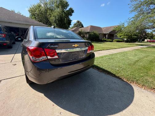 Gray 2015 Chevrolet Cruze 2LT