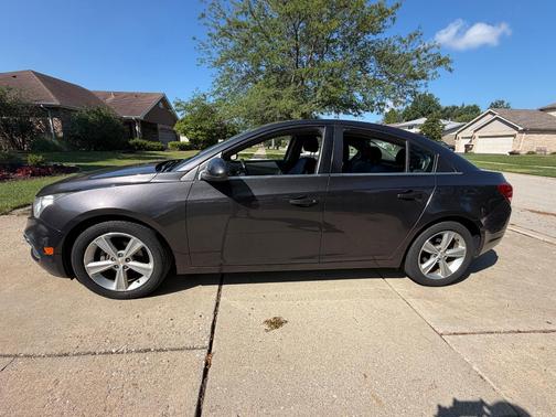 Gray 2015 Chevrolet Cruze 2LT