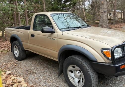 2003 Toyota Tacoma Base