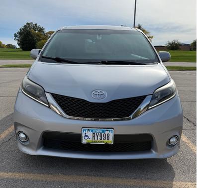 2015 Toyota Sienna SE