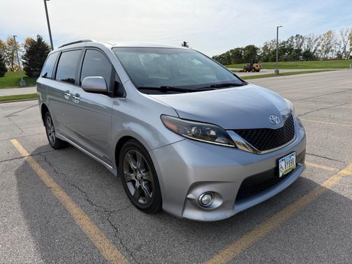 2015 Toyota Sienna SE