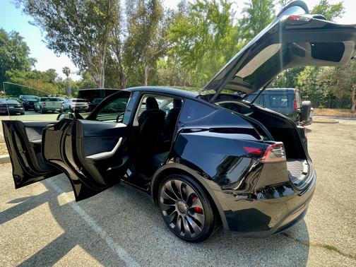 2023 Tesla Model Y Performance