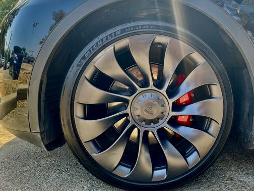 2023 Tesla Model Y Performance