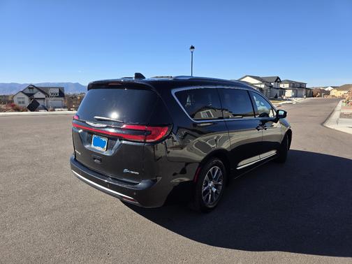 2021 Chrysler Pacifica Hybrid Pinnacle