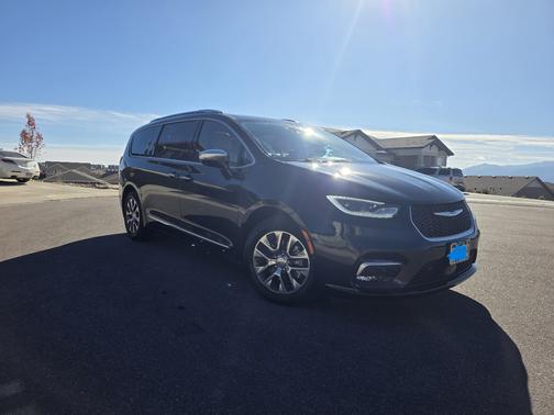 2021 Chrysler Pacifica Hybrid Pinnacle