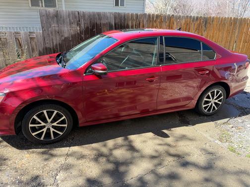 Red 2018 Volkswagen Jetta 1.4T SE