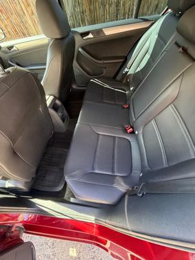 Red 2018 Volkswagen Jetta 1.4T SE