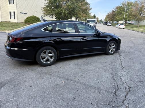 Black 2023 Hyundai SONATA SE