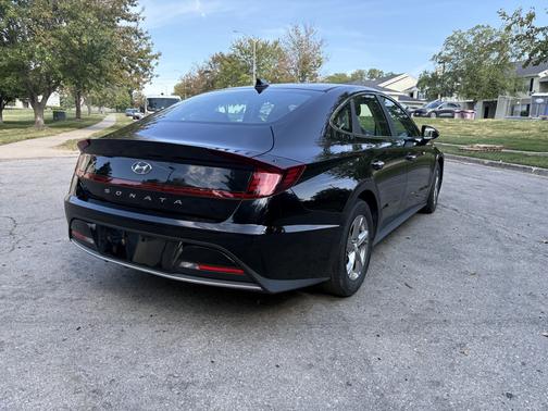 Black 2023 Hyundai SONATA SE