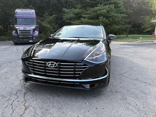 Black 2023 Hyundai SONATA SE